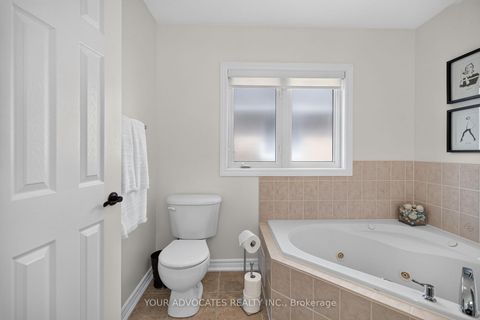 Photo 17 at 228 Twin Hills Crescent, Vellore Village, Vaughan