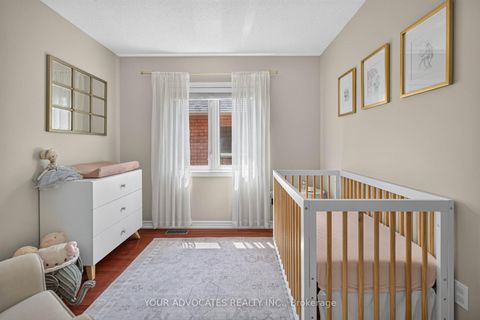 Photo 18 at 228 Twin Hills Crescent, Vellore Village, Vaughan