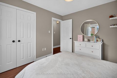 Photo 22 at 228 Twin Hills Crescent, Vellore Village, Vaughan