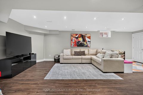 Photo 27 at 228 Twin Hills Crescent, Vellore Village, Vaughan