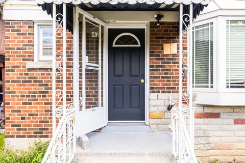Photo 2 at 47 Singleton Road, Maryvale, Toronto