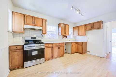 Photo 4 at 47 Singleton Road, Maryvale, Toronto
