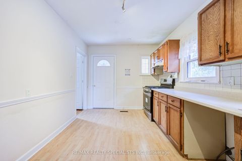Photo 6 at 47 Singleton Road, Maryvale, Toronto