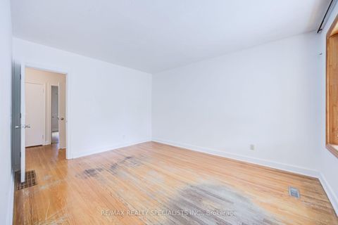 Photo 7 at 47 Singleton Road, Maryvale, Toronto