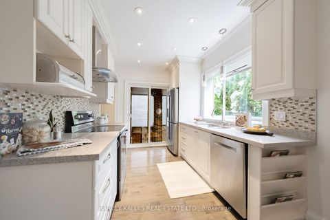 Photo 17 at 6 Browside Avenue, Forest Hill South, Toronto