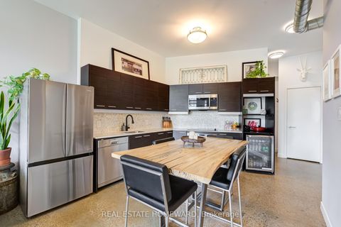 Photo 4 at 310 - 549 King Street E, Moss Park, Toronto
