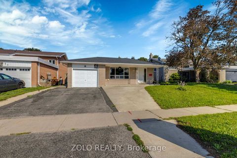 Photo 1 at 43 Davies Crescent, Grove East, Barrie