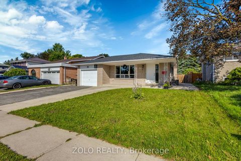 Photo 3 at 43 Davies Crescent, Grove East, Barrie