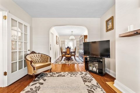 Photo 8 at 67 Kings Park Boulevard, East York, Toronto