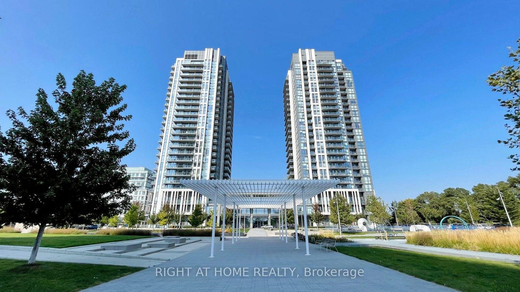 1807 - 15 Zorra Street, City Centre West, Toronto photo number 2