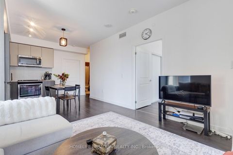 Photo 7 at 319 - 100 Eagle Rock Way, Rural Vaughan, Vaughan