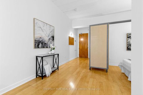 Photo 4 at 409 - 160 Baldwin Street, Chinatown, Toronto