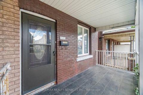 Photo 2 at 1147 Dufferin Street, Junction, Toronto