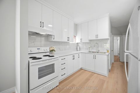 Photo 9 at 1147 Dufferin Street, Junction, Toronto