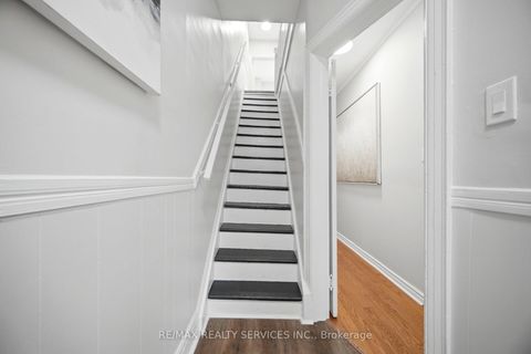 Photo 18 at 1147 Dufferin Street, Junction, Toronto