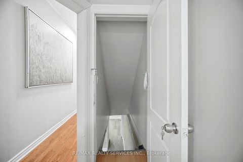 Photo 28 at 1147 Dufferin Street, Junction, Toronto