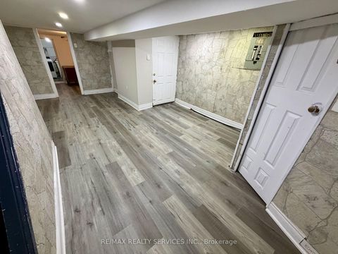 Photo 36 at 1147 Dufferin Street, Junction, Toronto