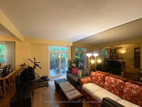 Photo 9 at 65 Black Hawk Way, Branson, Toronto