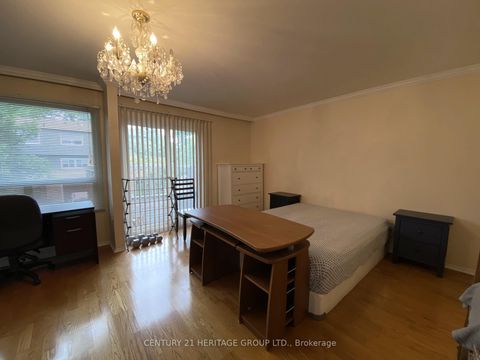 Photo 12 at 65 Black Hawk Way, Branson, Toronto