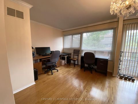 Photo 13 at 65 Black Hawk Way, Branson, Toronto