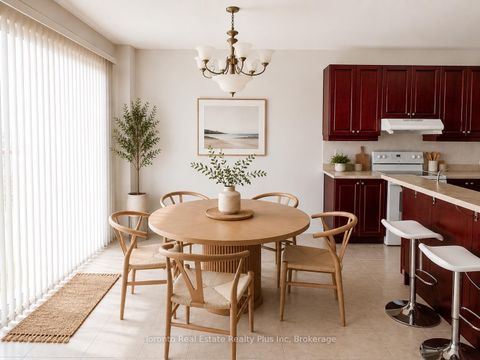 Photo 3 at 7 Braehead Drive, Jefferson, Richmond Hill