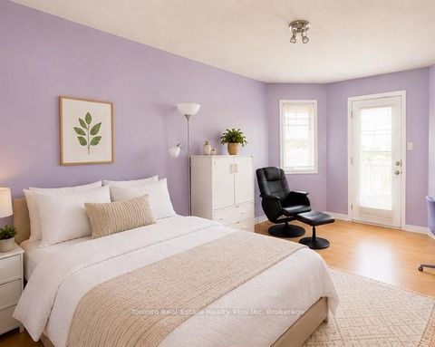 Photo 9 at 7 Braehead Drive, Jefferson, Richmond Hill