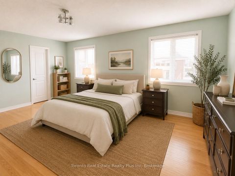 Photo 10 at 7 Braehead Drive, Jefferson, Richmond Hill