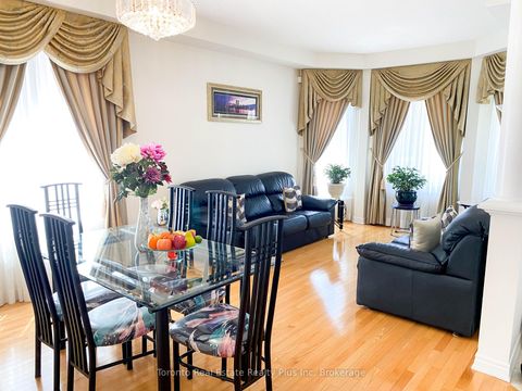 Photo 12 at 7 Braehead Drive, Jefferson, Richmond Hill