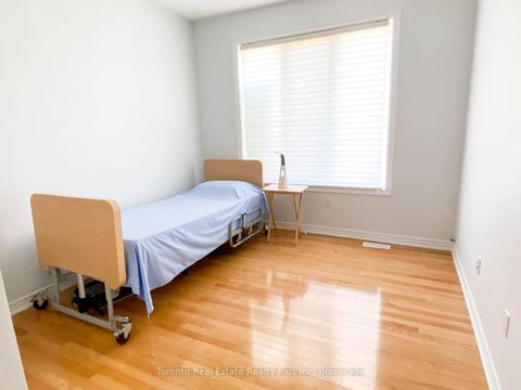 Photo 22 at 7 Braehead Drive, Jefferson, Richmond Hill