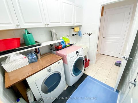 Photo 23 at 7 Braehead Drive, Jefferson, Richmond Hill