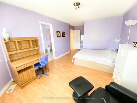 Photo 30 at 7 Braehead Drive, Jefferson, Richmond Hill