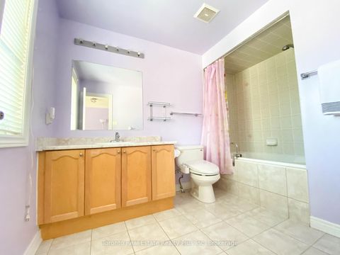 Photo 31 at 7 Braehead Drive, Jefferson, Richmond Hill