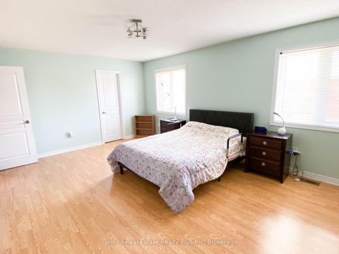 Photo 36 at 7 Braehead Drive, Jefferson, Richmond Hill