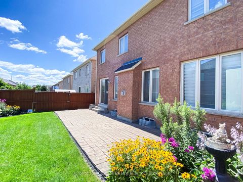 Photo 40 at 7 Braehead Drive, Jefferson, Richmond Hill
