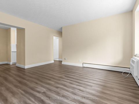 Photo 6 at 106 - 1901 Bayview Avenue, Leaside, Toronto
