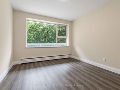 Photo 14 at 106 - 1901 Bayview Avenue, Leaside, Toronto