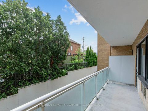 Photo 17 at 106 - 1901 Bayview Avenue, Leaside, Toronto