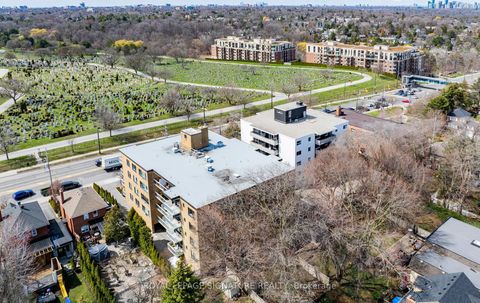 Photo 23 at 106 - 1901 Bayview Avenue, Leaside, Toronto