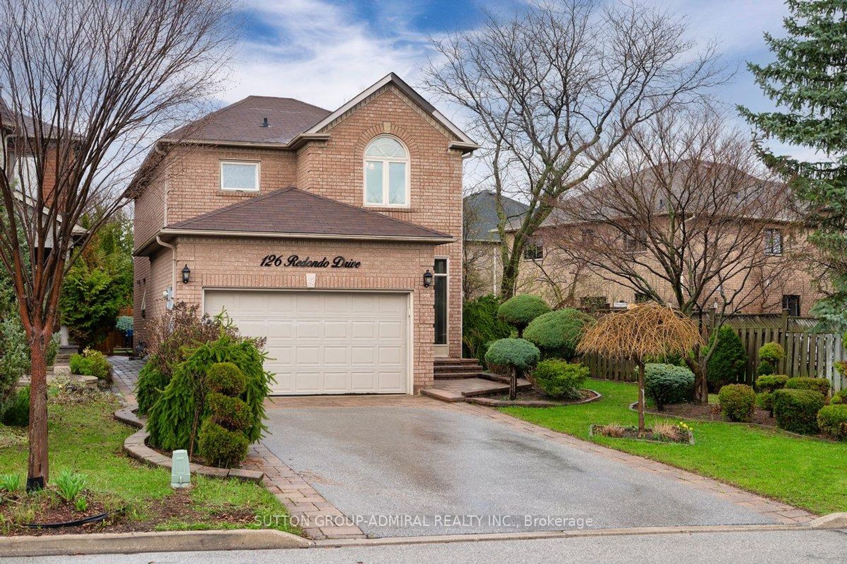 126 Redondo Drive E, Beverley Glen, Vaughan photo 6