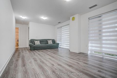 Photo 14 at Th102 - 100 Eagle Rock Way, Maple, Vaughan