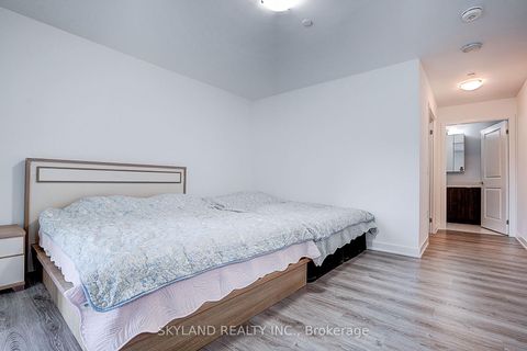Photo 17 at Th102 - 100 Eagle Rock Way, Maple, Vaughan