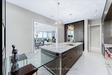 Photo 13 at 4001 - 50 Yorkville Avenue, Annex, Toronto