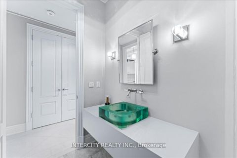 Photo 19 at 4001 - 50 Yorkville Avenue, Annex, Toronto