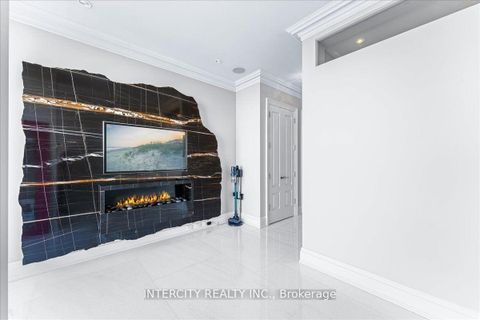 Photo 24 at 4001 - 50 Yorkville Avenue, Annex, Toronto