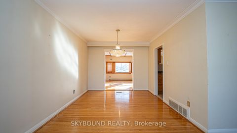 Photo 5 at 9 Caronport Crescent, Donalda, Toronto