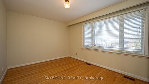 Photo 11 at 9 Caronport Crescent, Donalda, Toronto