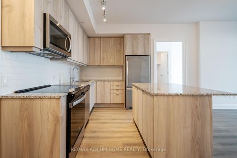 Photo 4 at 1004 - 10 Gatineau Drive, Beverley Glen, Vaughan