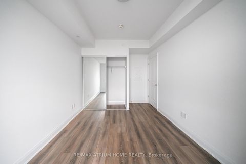 Photo 13 at 1004 - 10 Gatineau Drive, Beverley Glen, Vaughan