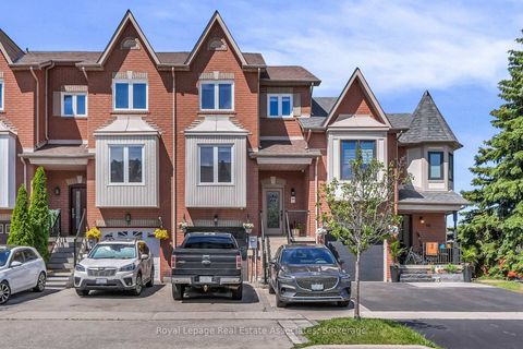 Photo 1 at 8 Prestwick Avenue, Maple, Vaughan