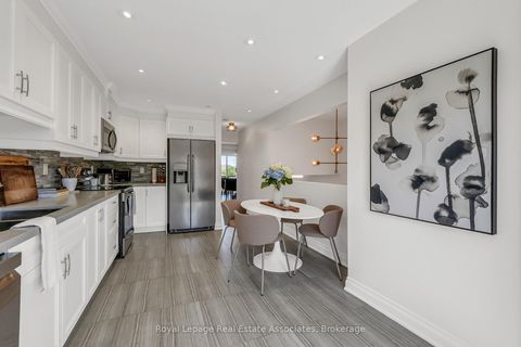 Photo 4 at 8 Prestwick Avenue, Maple, Vaughan